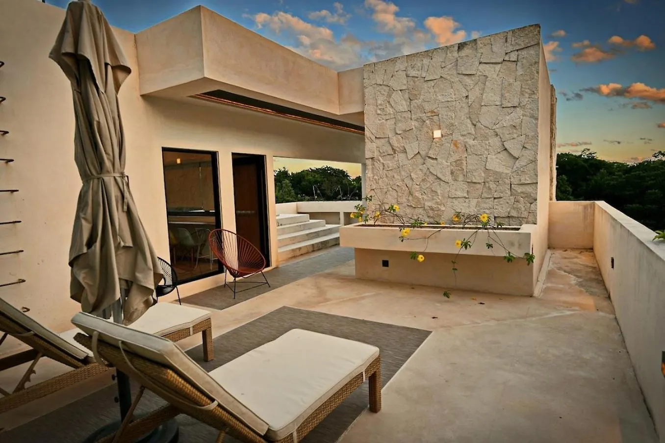 Luxury 5-Br Oasis Golf, Private Pool, Beach! Akumal