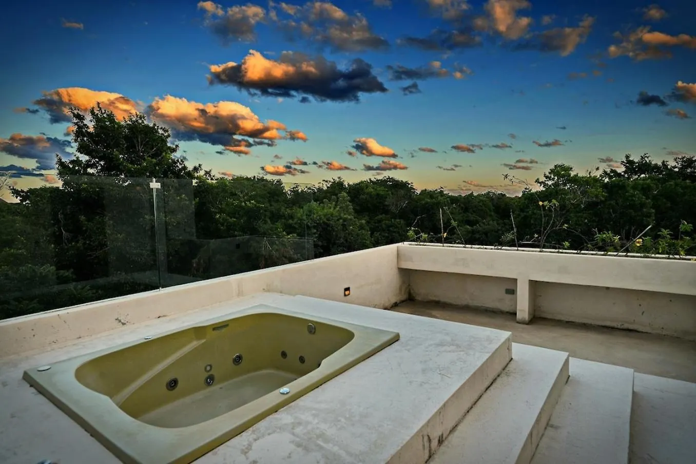 Luxury 5-Br Oasis Golf, Private Pool, Beach! Akumal 0*,  Mexico