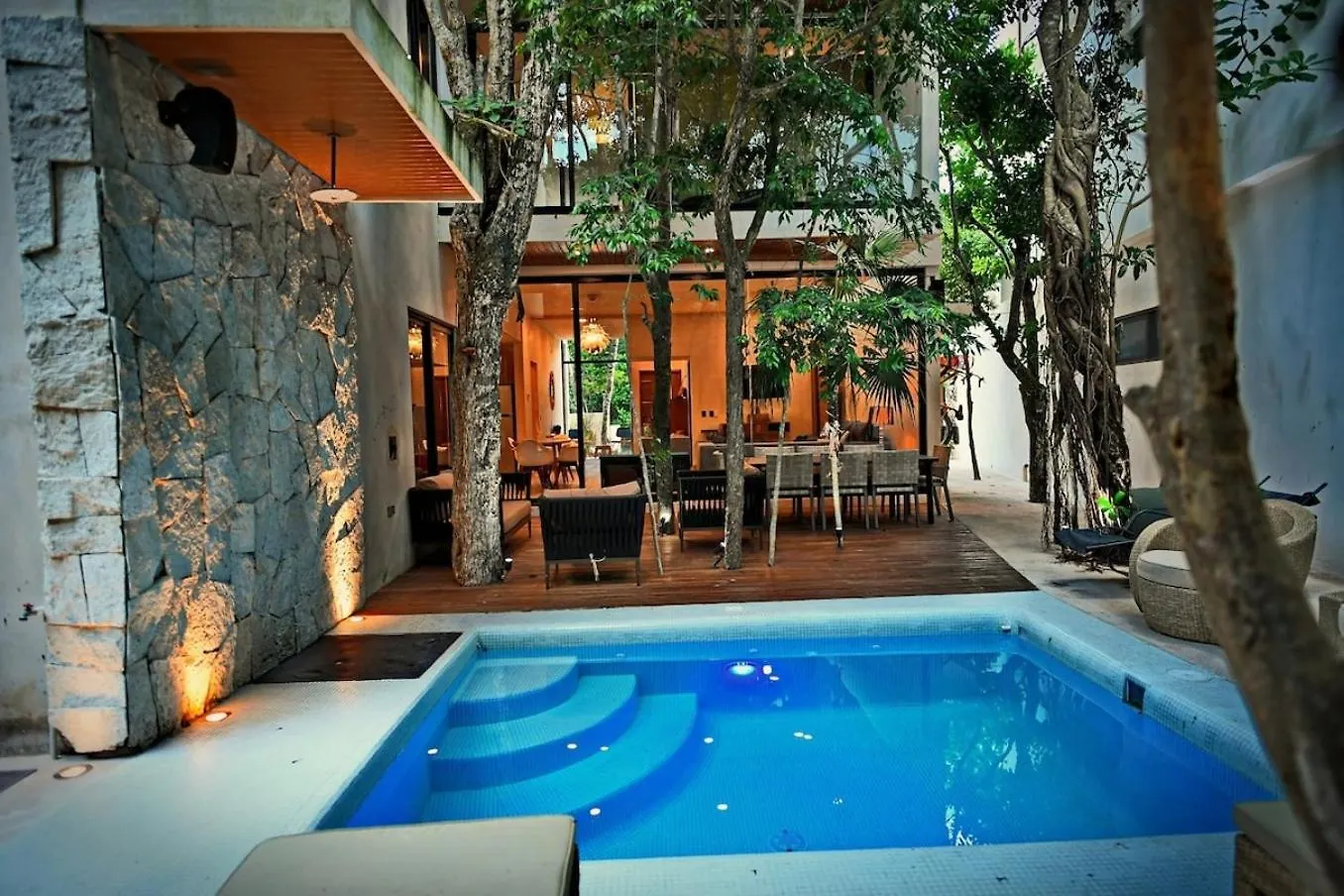 Luxury 5-Br Oasis Golf, Private Pool, Beach! Akumal